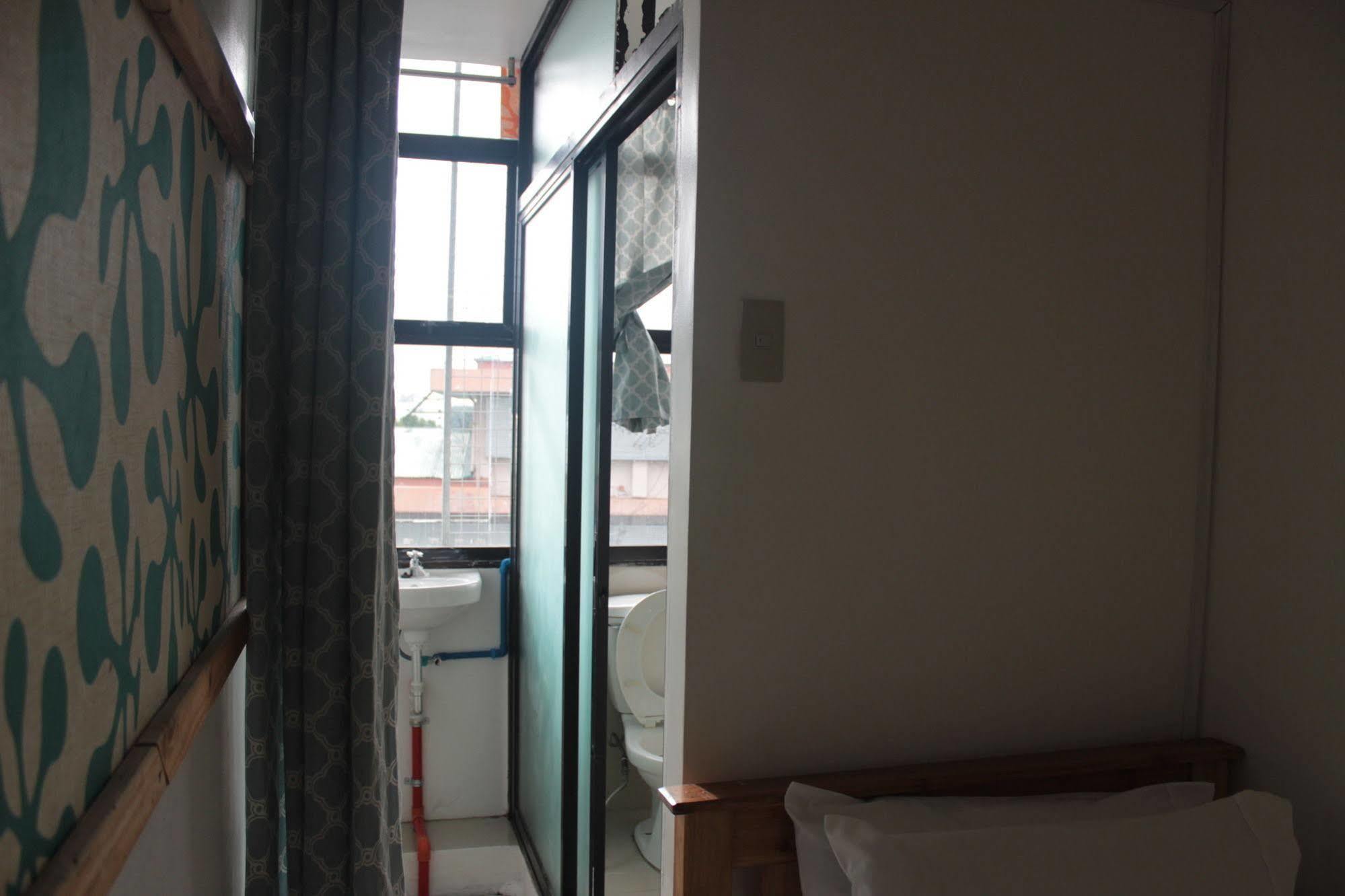 Yuj Inn - Quezon City Cidade Quezon Exterior foto